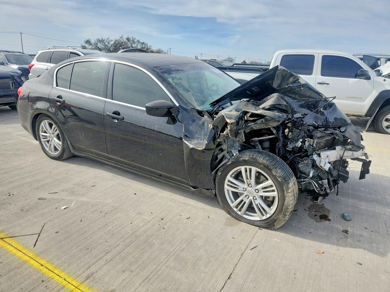 INFINITI G25 Base