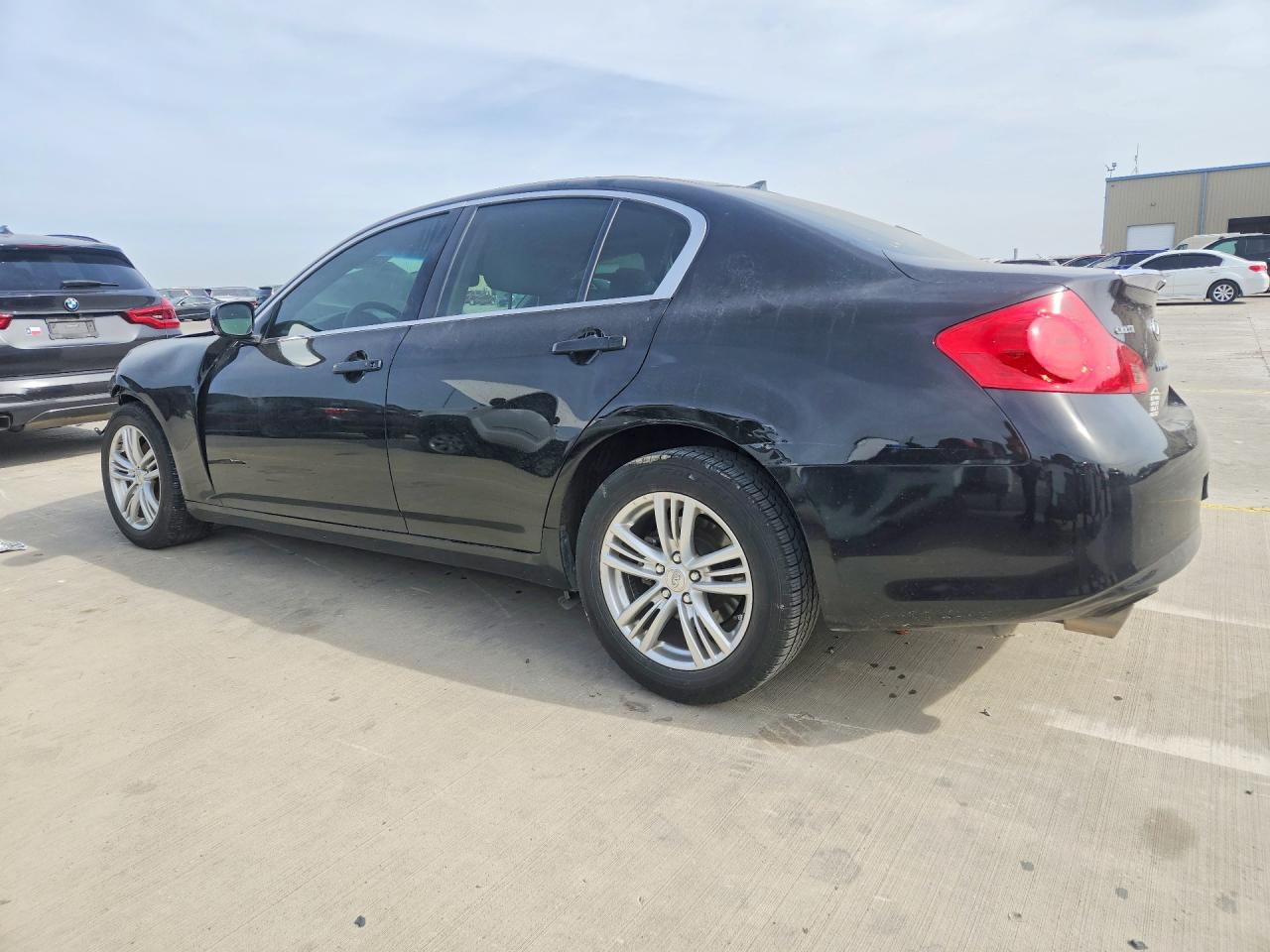 INFINITI G25 Base