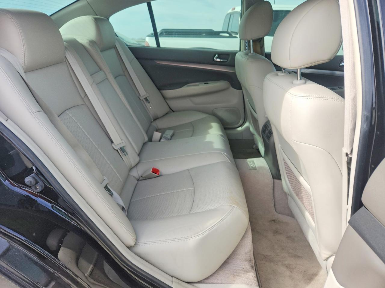 INFINITI G25 Base