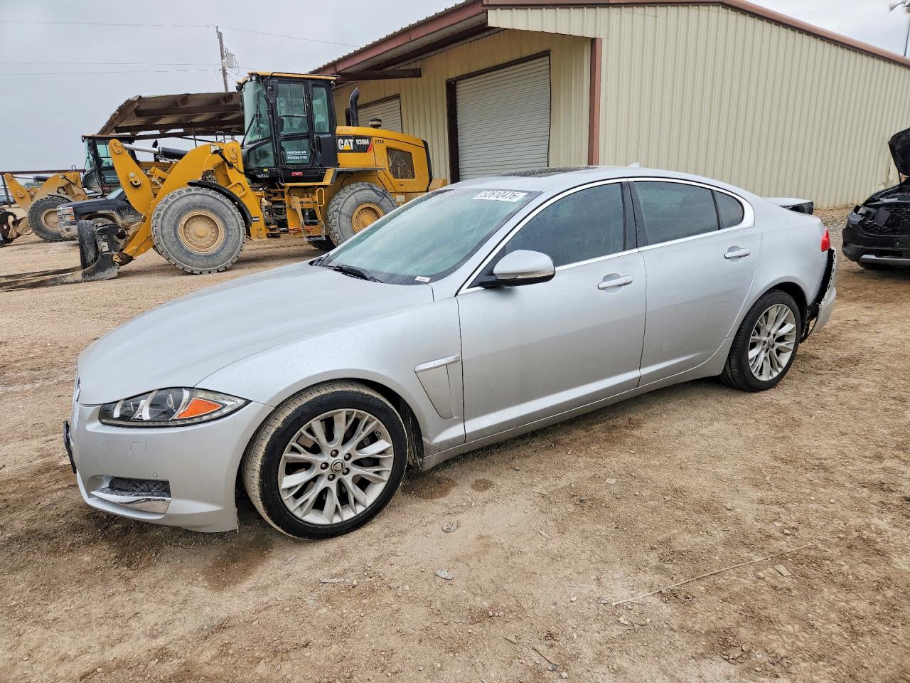 Salvage Jaguar XF Image