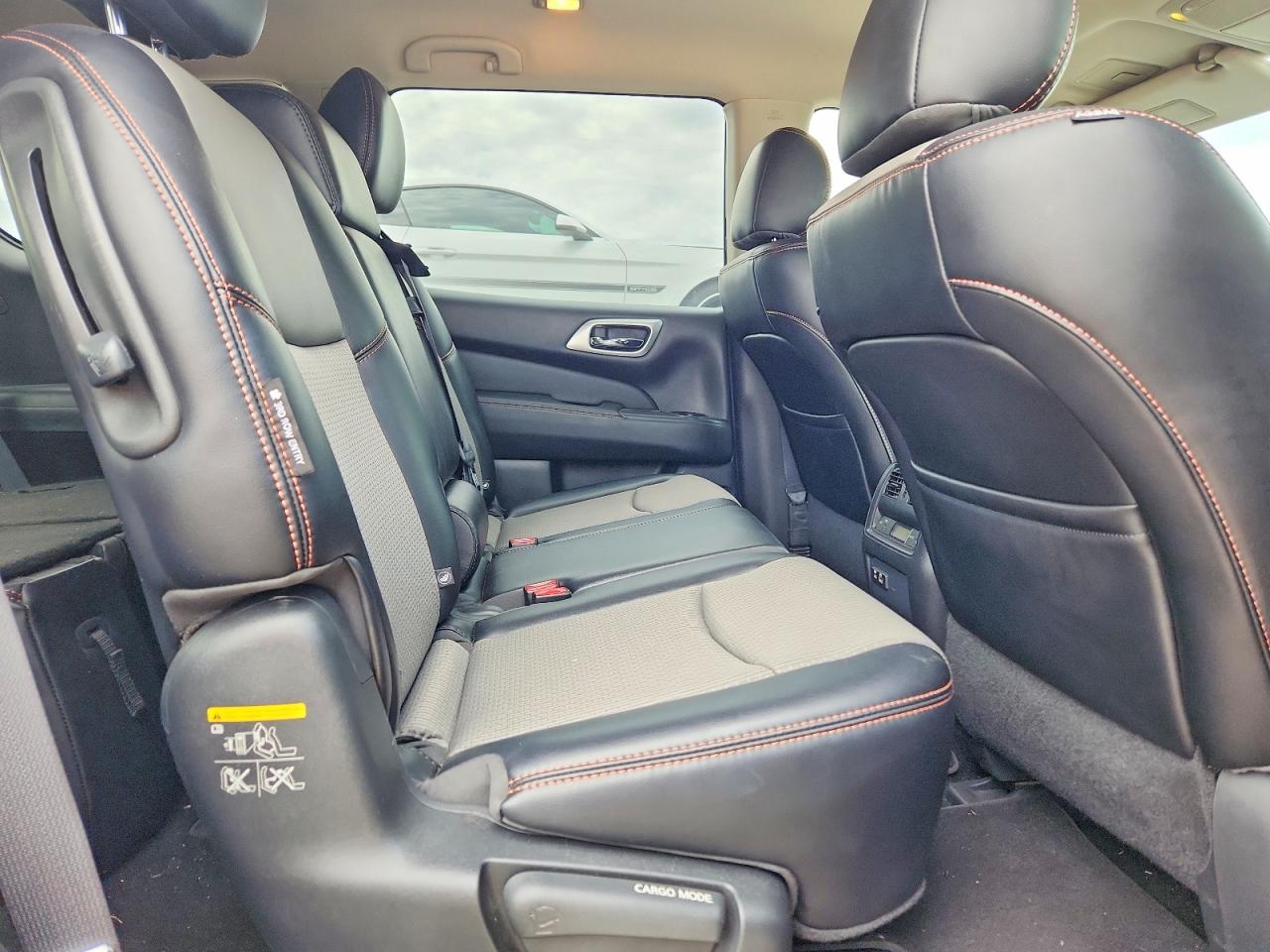 Nissan Pathfinder Sv