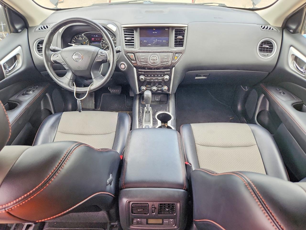 Nissan Pathfinder Sv