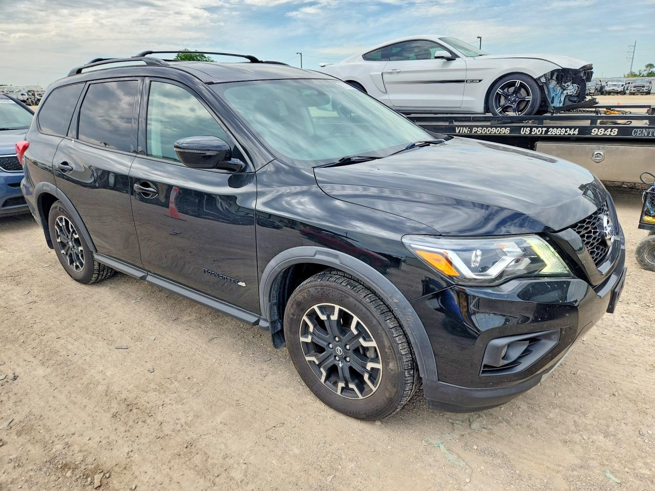 Nissan Pathfinder Sv