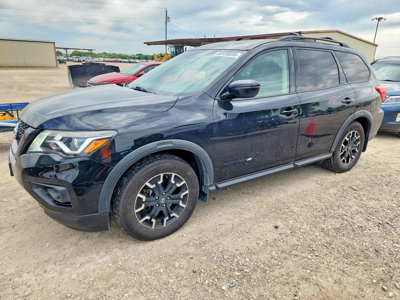 Salvage Nissan Pathfinder Image