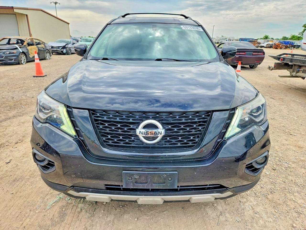 Nissan Pathfinder Sv