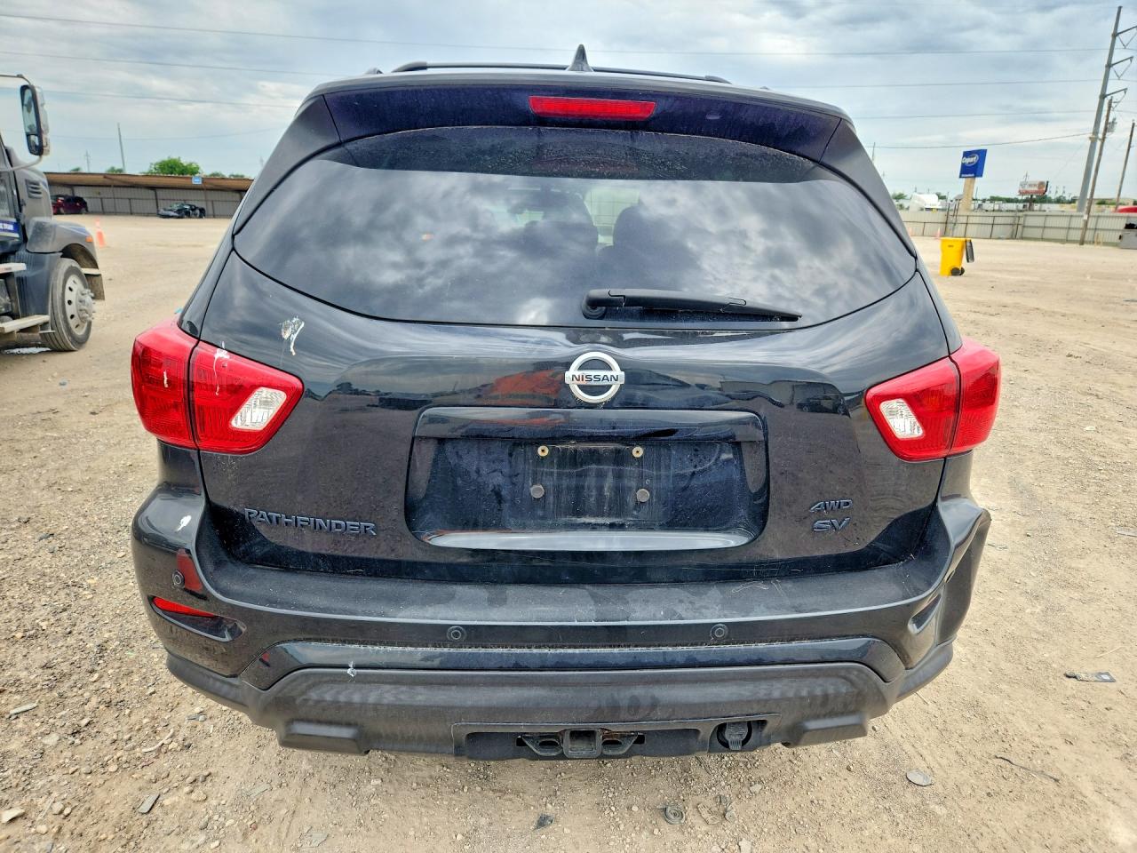 Nissan Pathfinder Sv