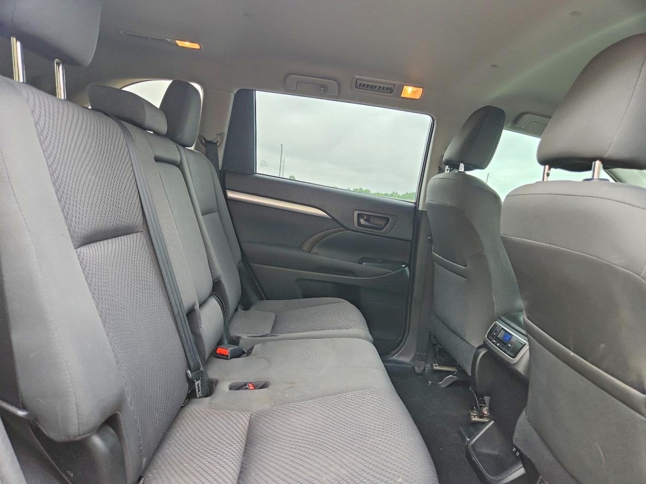 Toyota Highlander Le