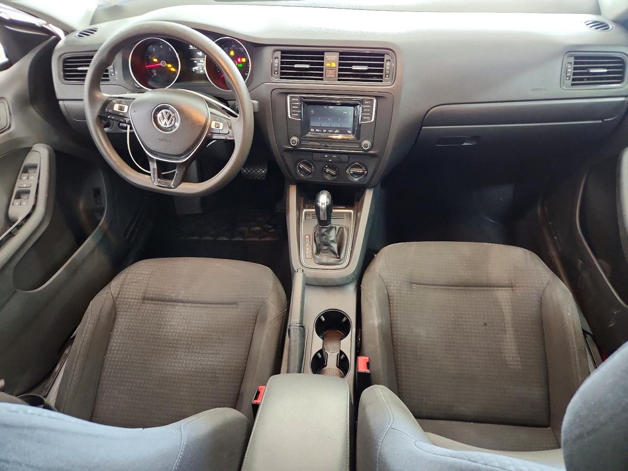 Volkswagen Jetta S