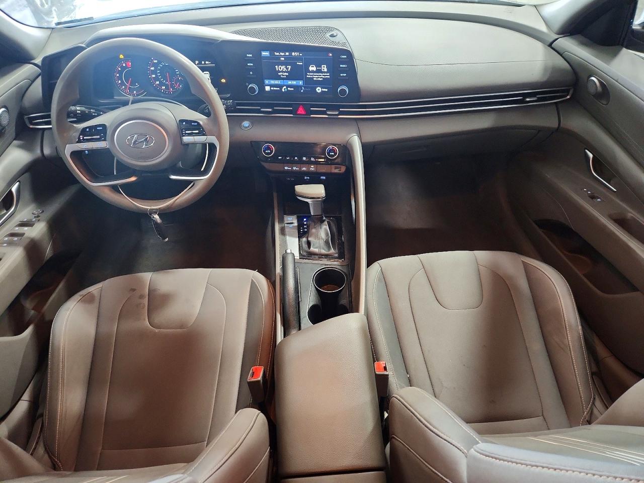 Hyundai ELANTRA Sel