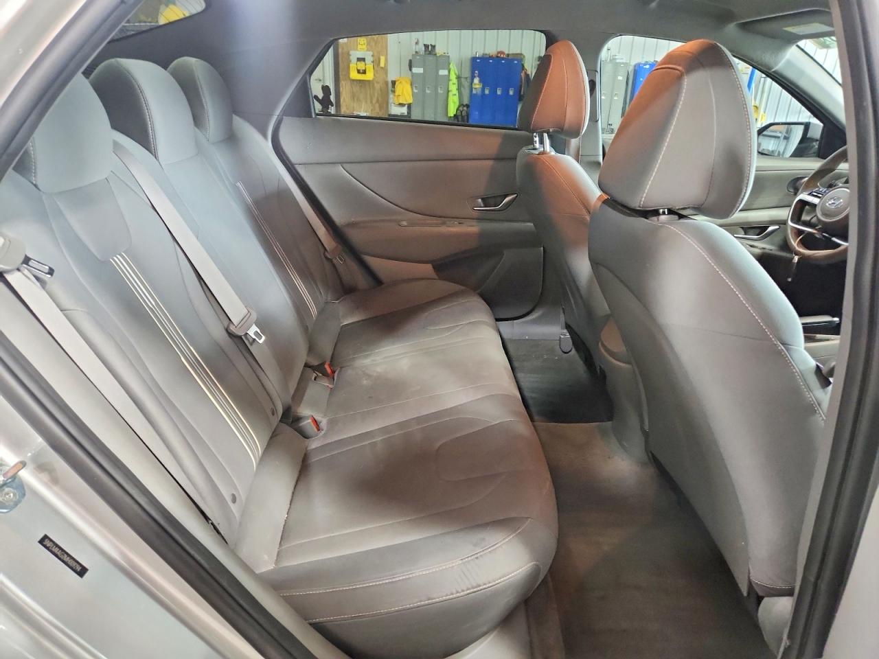 Hyundai ELANTRA Sel