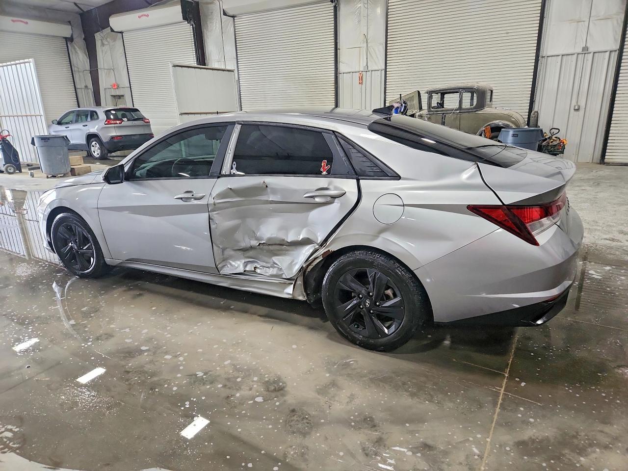 Hyundai ELANTRA Sel
