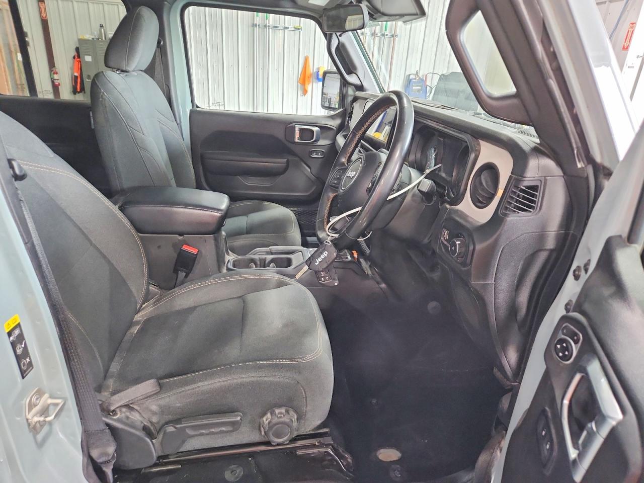 Jeep Wrangler Sport