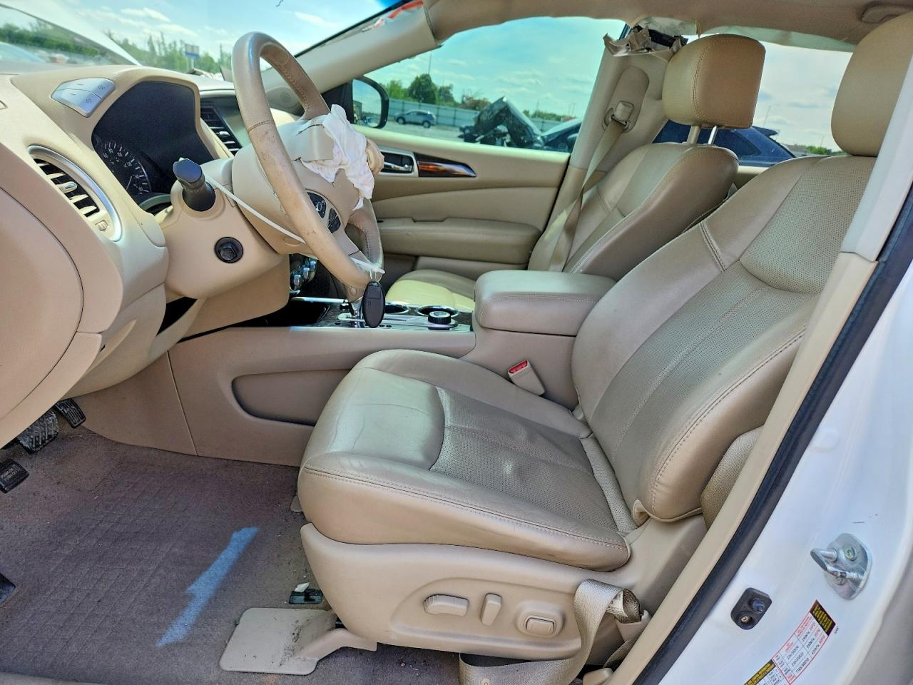 Nissan Pathfinder S
