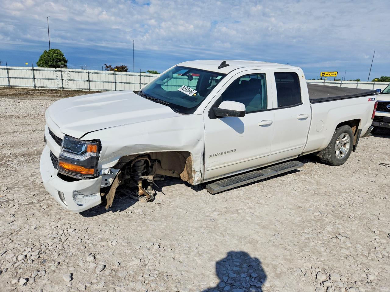 Salvage Chevrolet Silverado Image