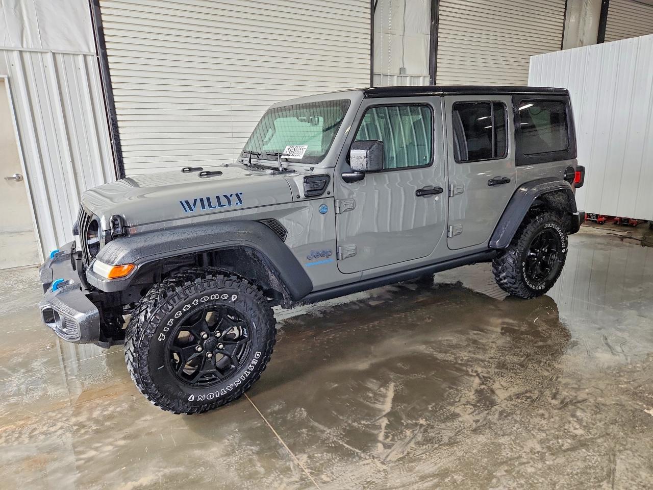 Salvage Jeep Wrangler Image