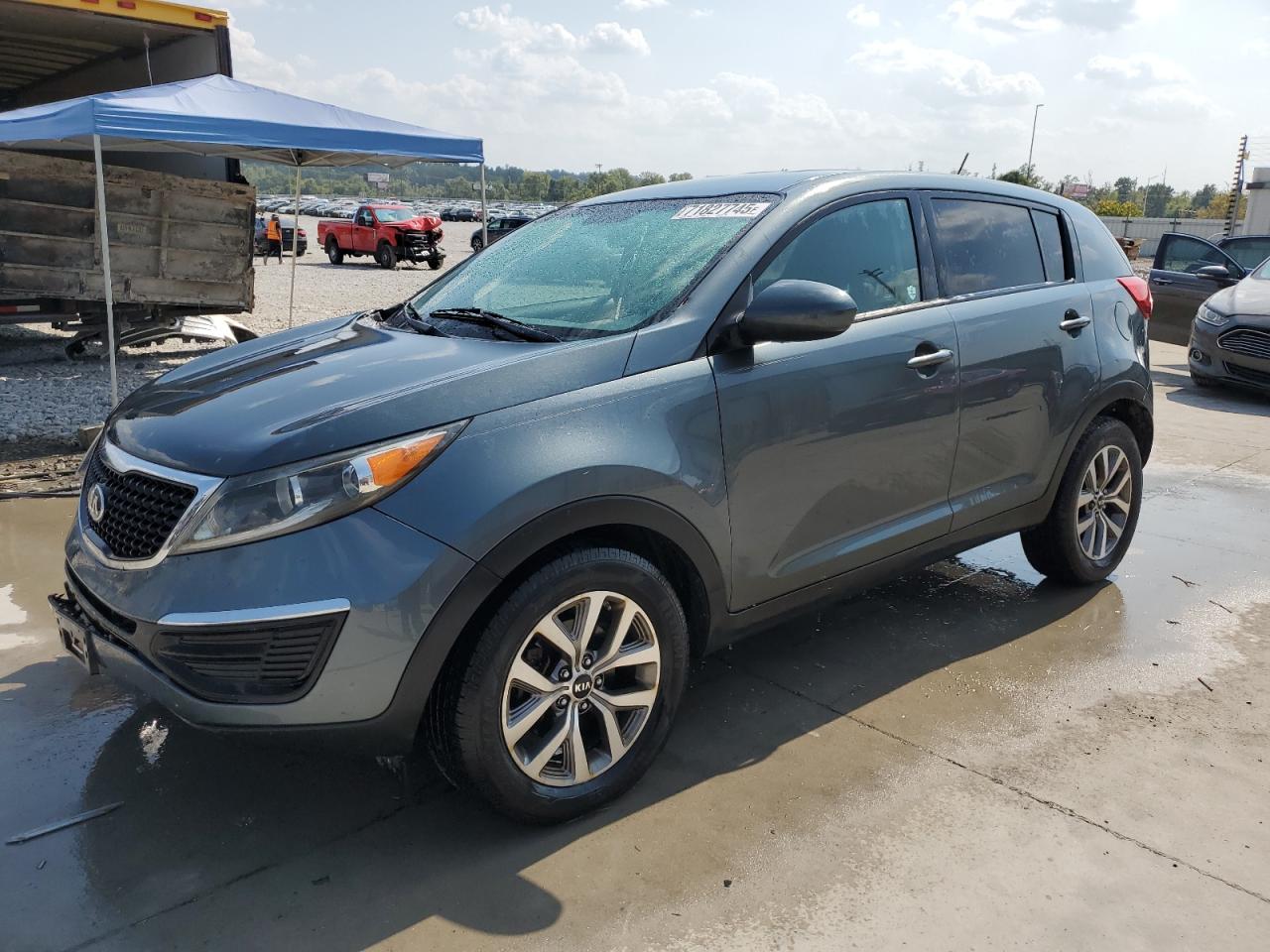 Salvage Kia Sportage Image