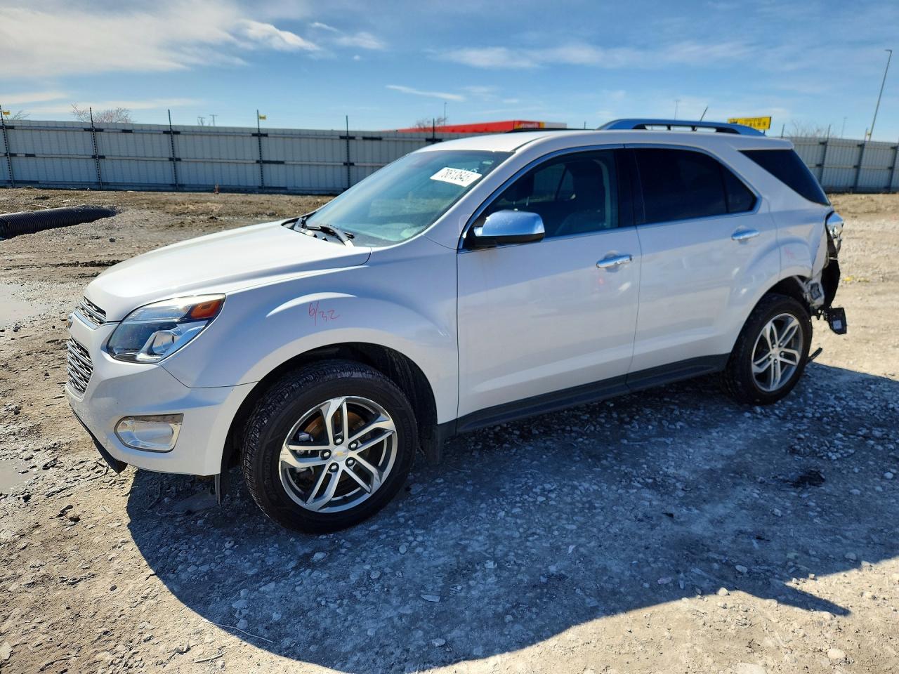 Salvage Chevrolet Equinox Image