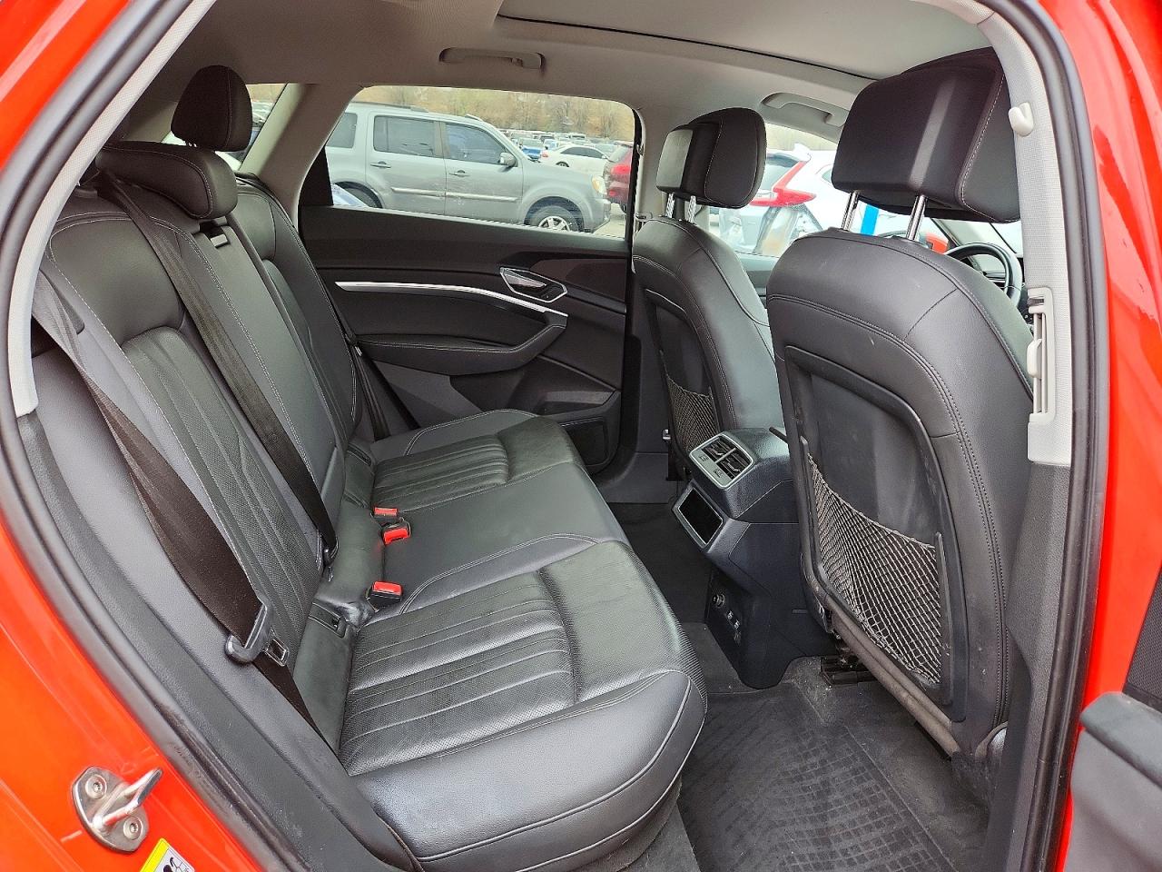 Audi e-tron Premium Plus