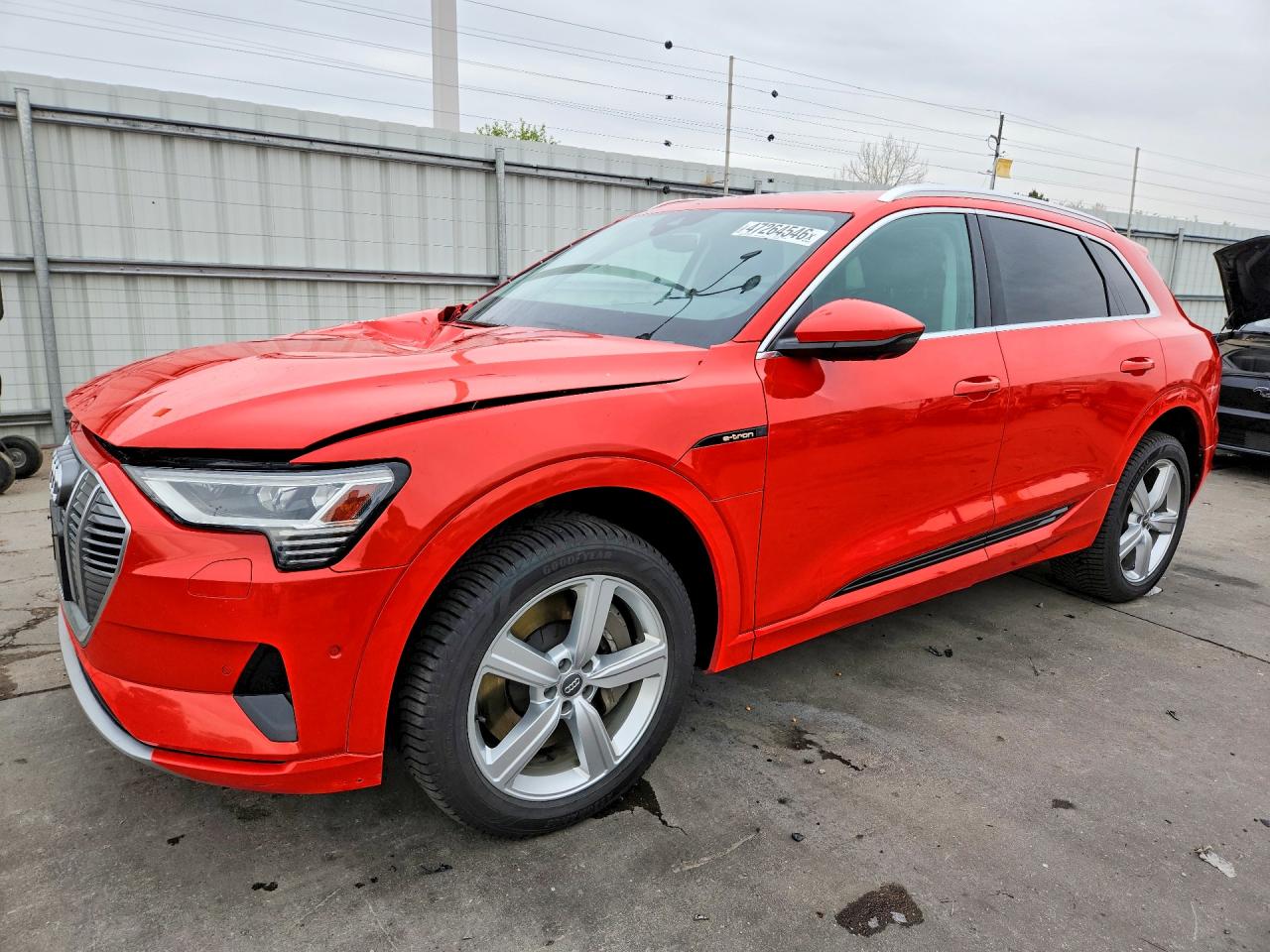 Salvage Audi e-tron Image