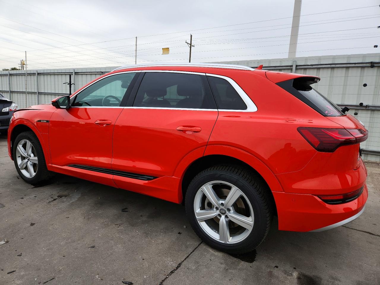 Audi e-tron Premium Plus