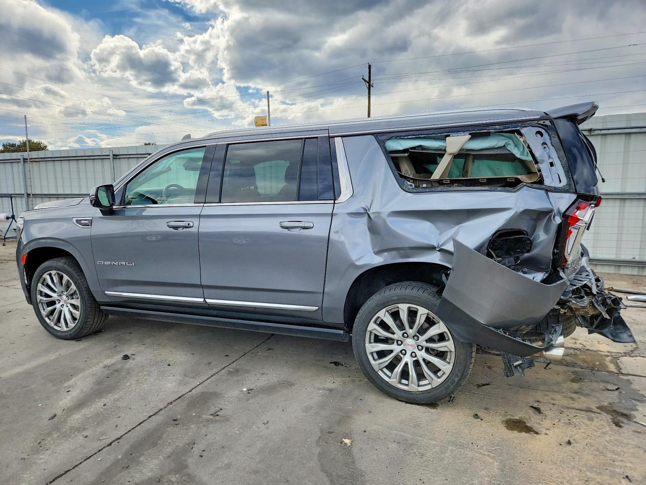 GMC Yukon Denali