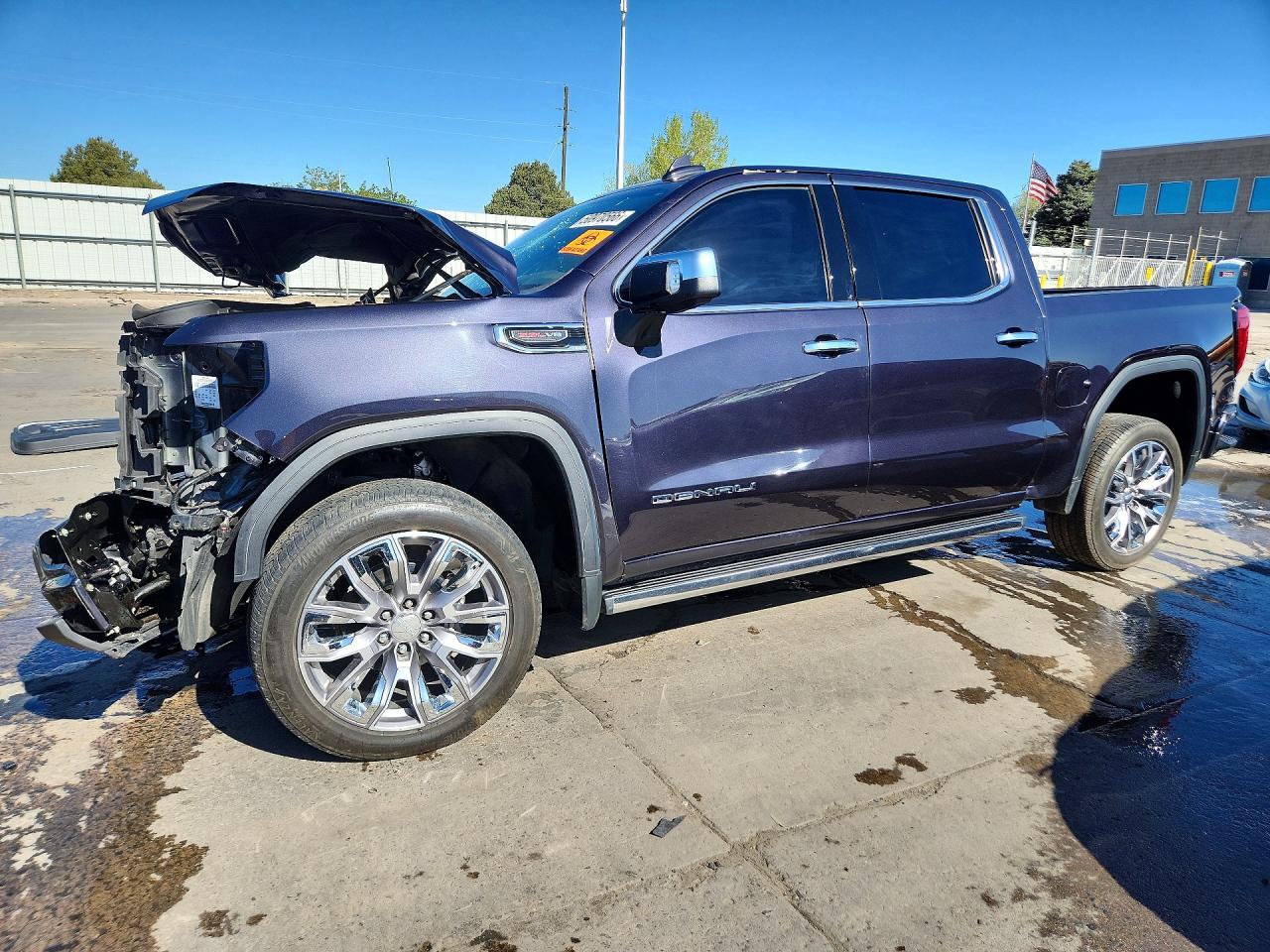 Salvage GMC Sierra Image
