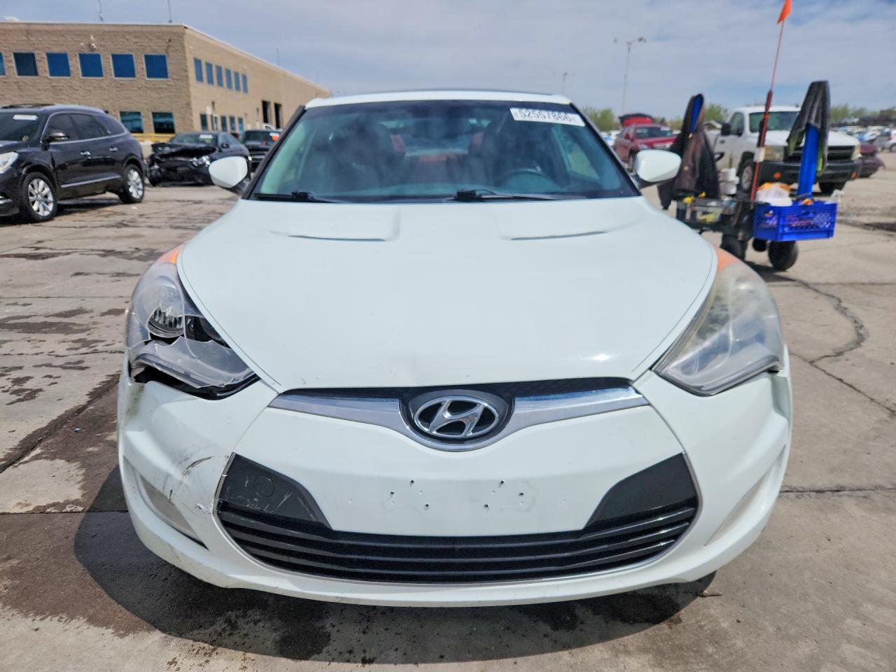 Hyundai VELOSTER Base