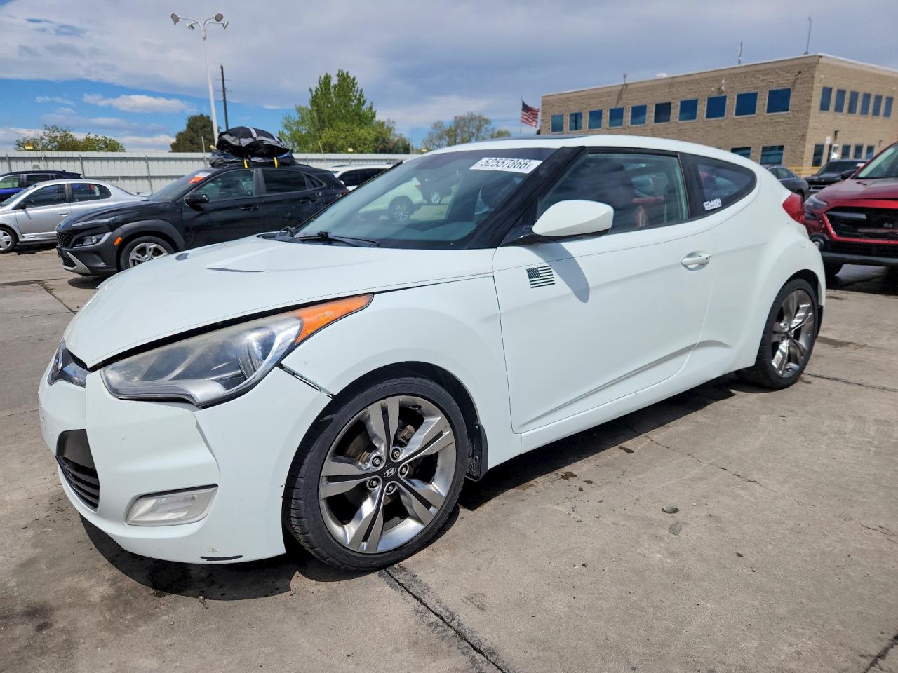 Salvage Hyundai VELOSTER Image