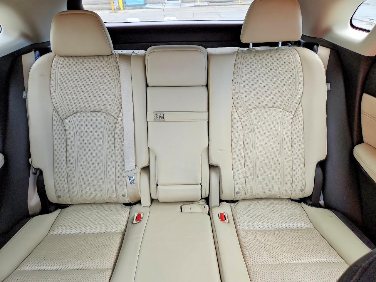 Lexus RX Base