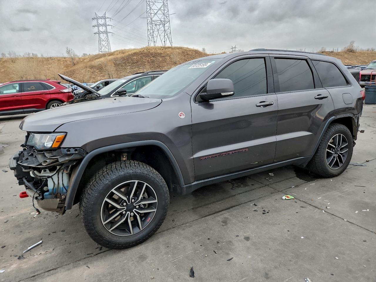 Salvage Jeep Grand Cherokee Image