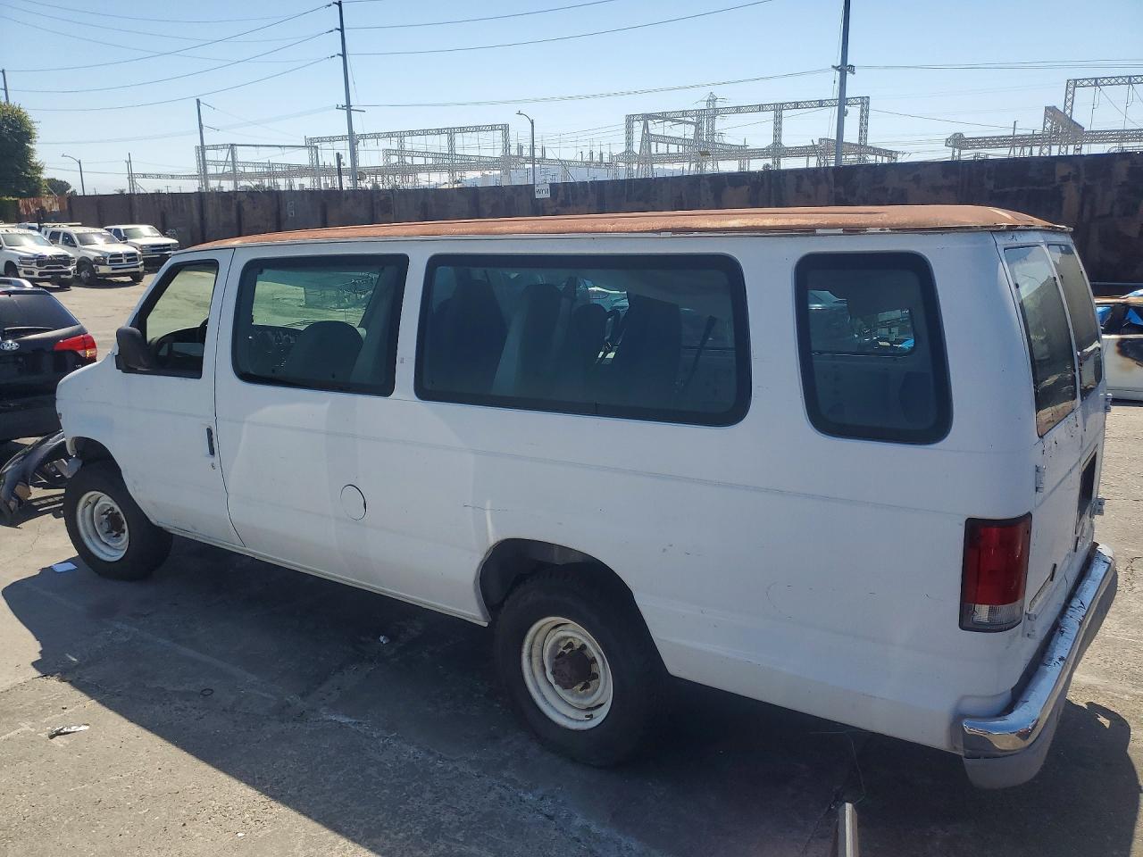 Ford Econoline E350 Super Duty Wagon