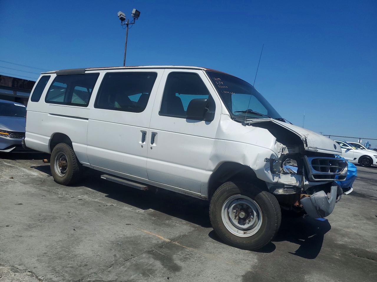 Ford Econoline E350 Super Duty Wagon