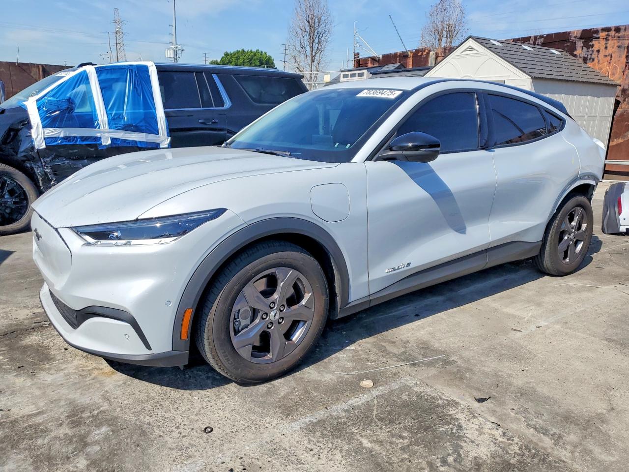 Salvage Ford Mustang Image