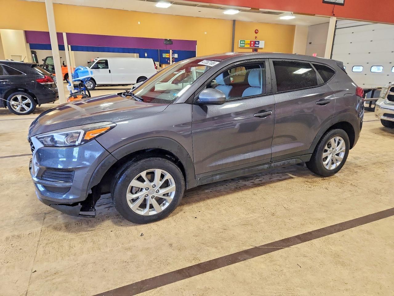 Salvage Hyundai TUCSON Image