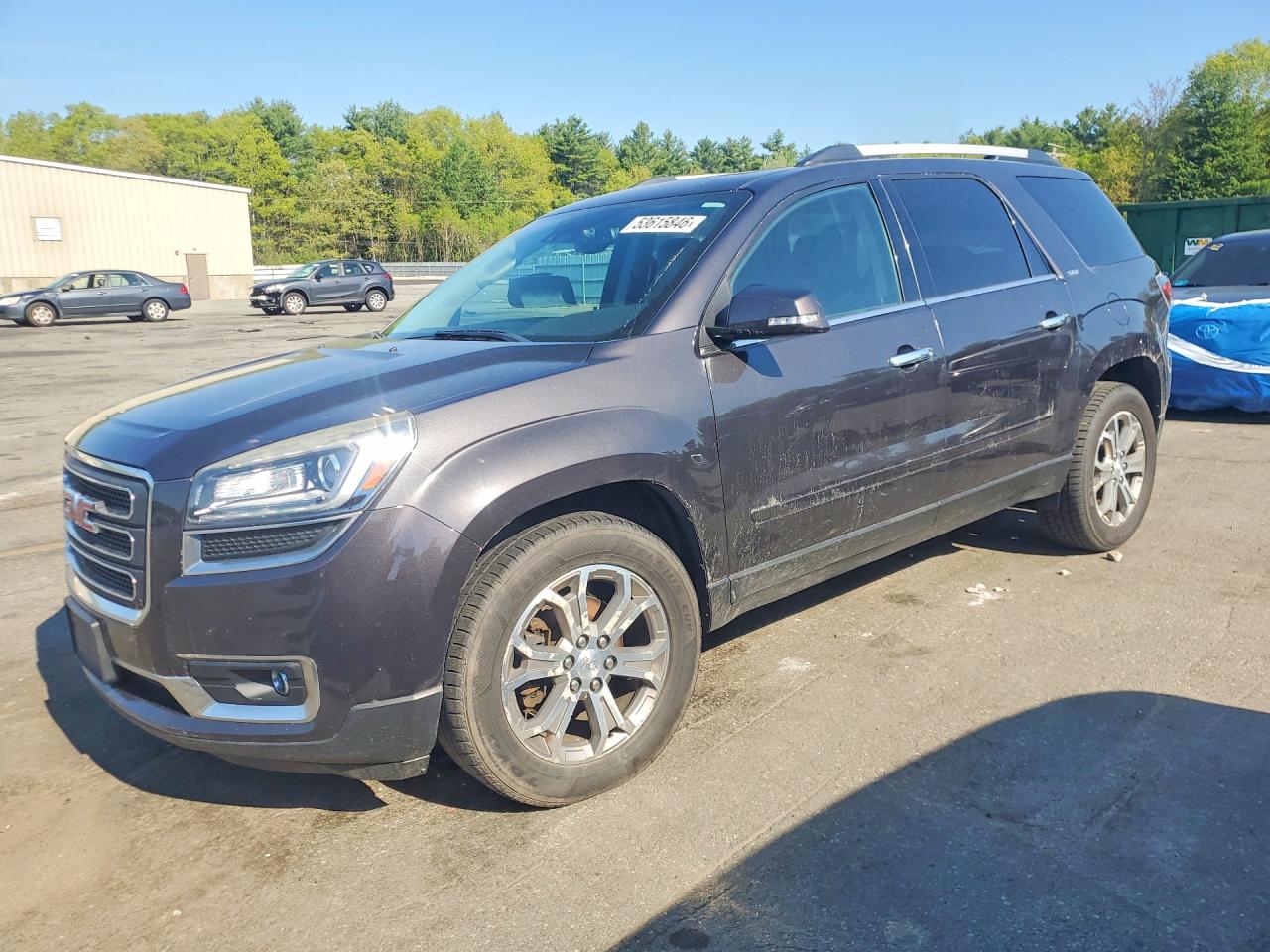 Salvage GMC Acadia Image