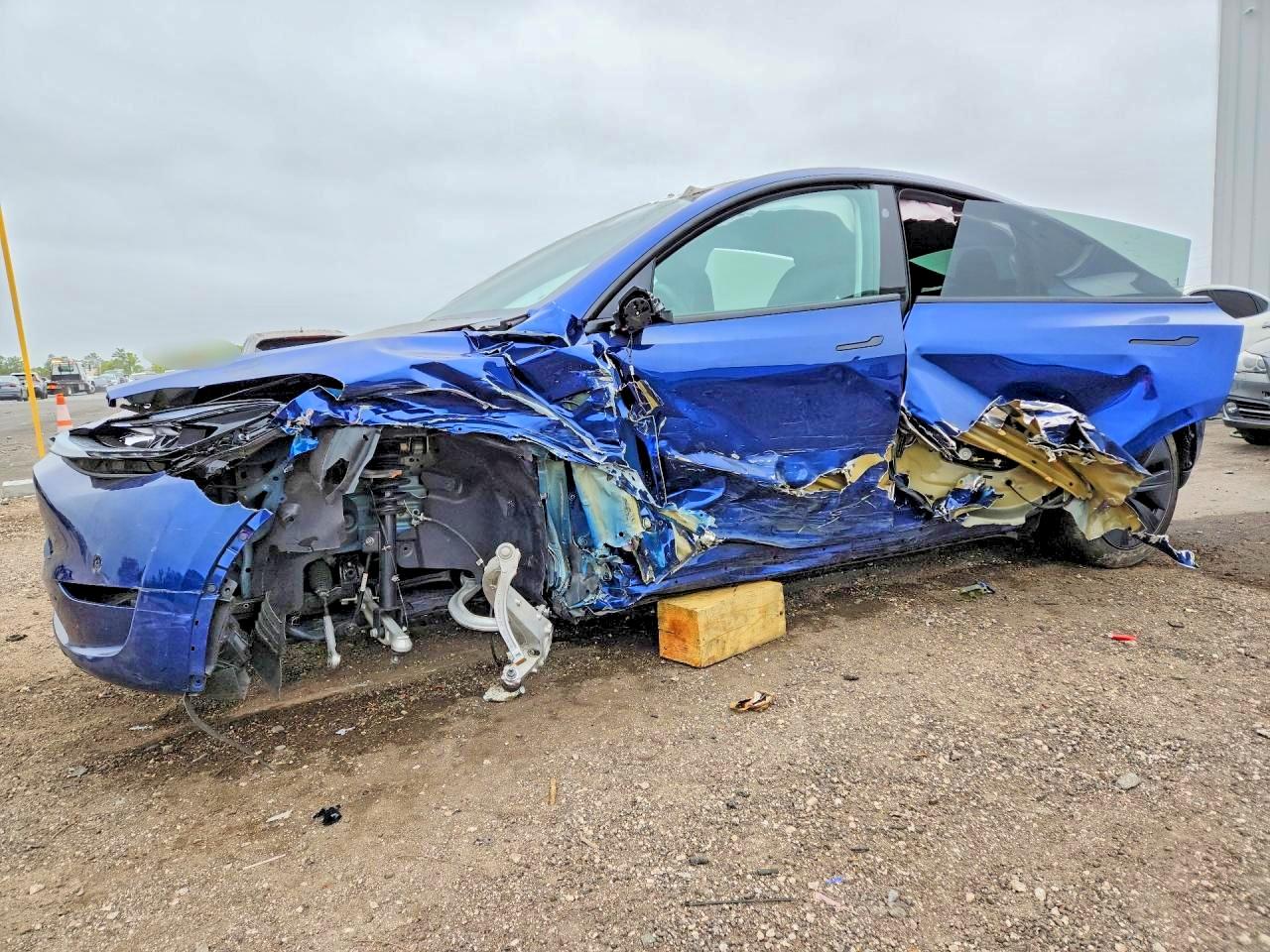 Salvage Tesla Model Y Image