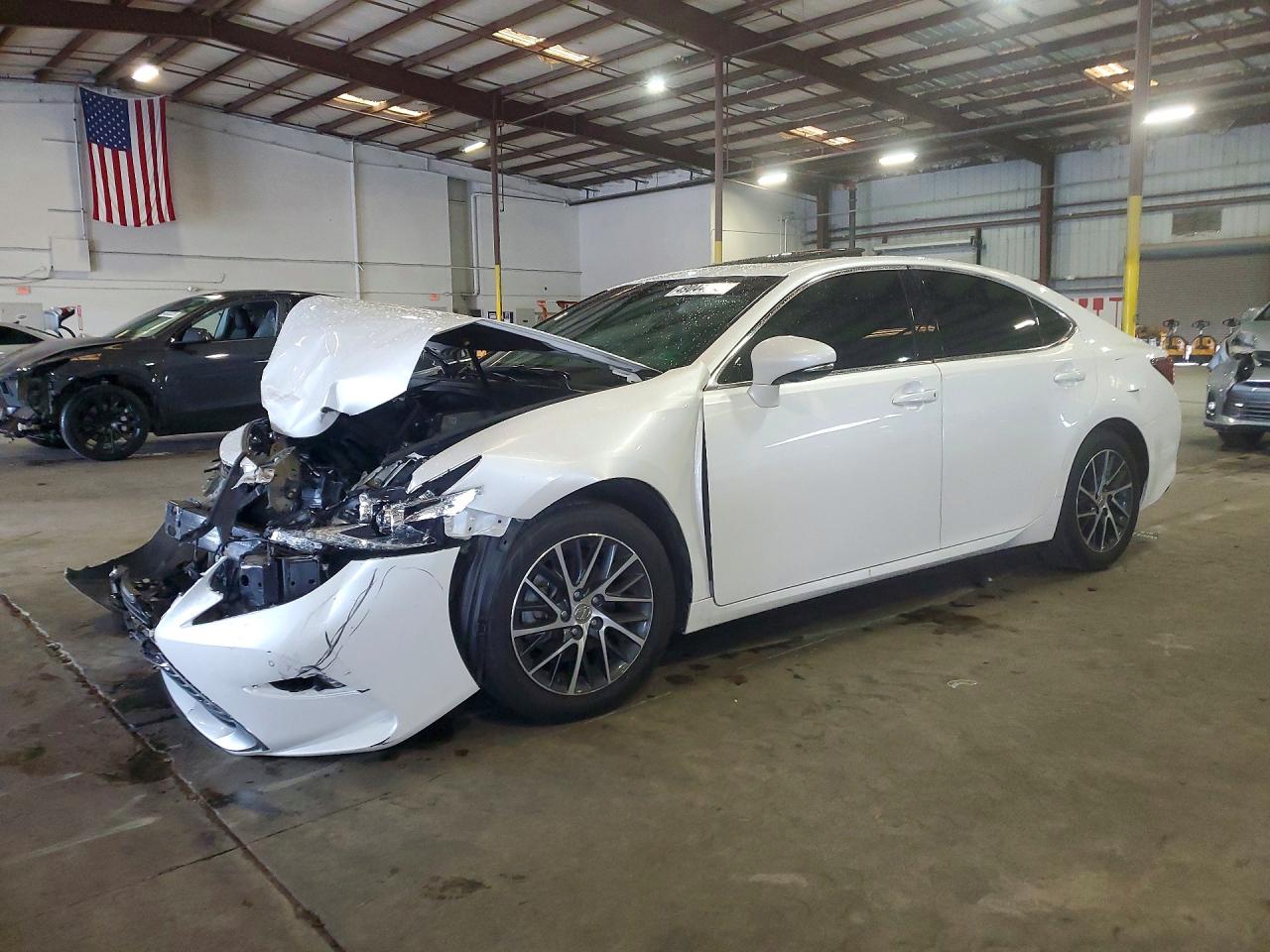 Salvage Lexus Es Image