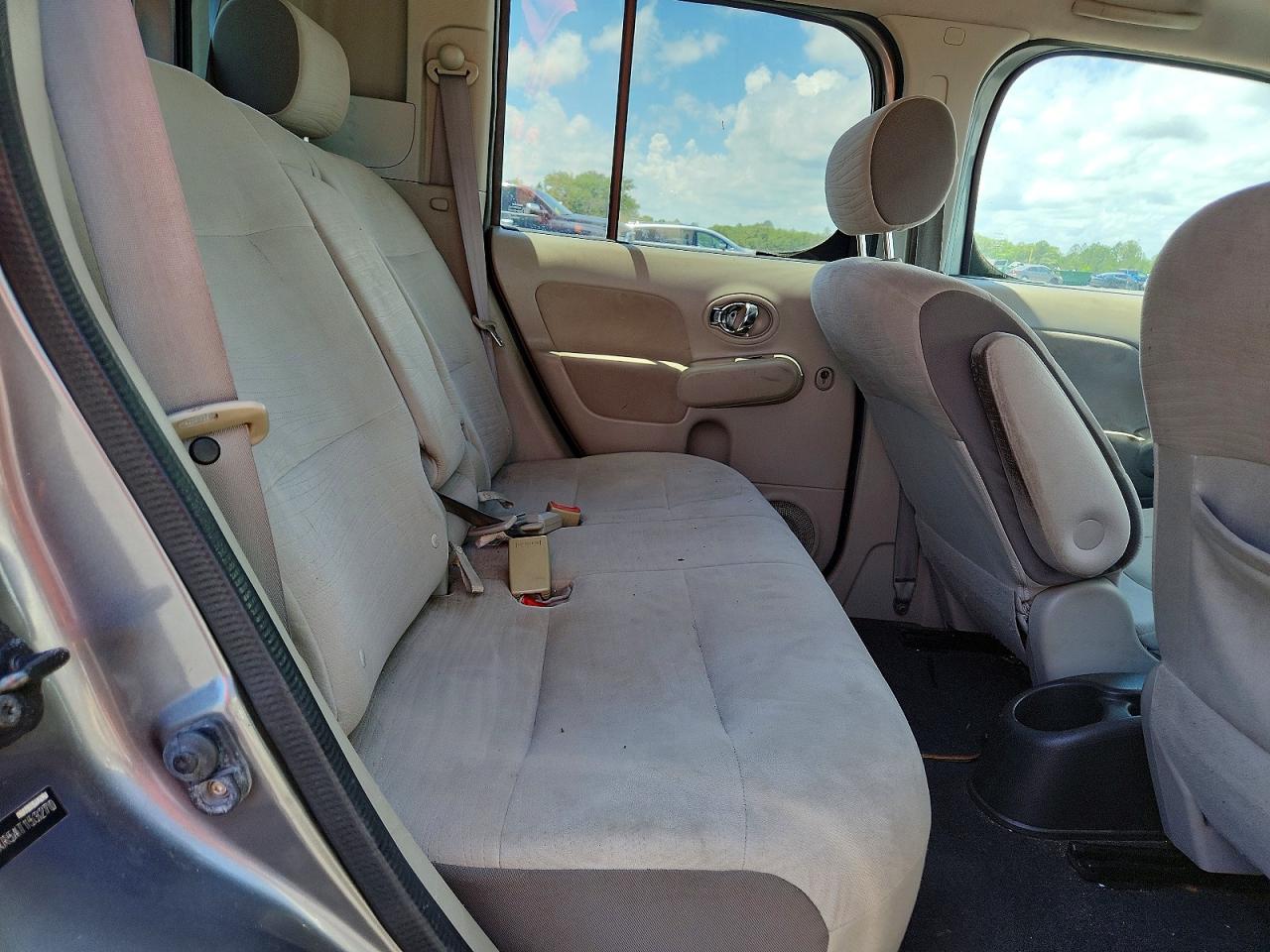 Nissan cube 1.8