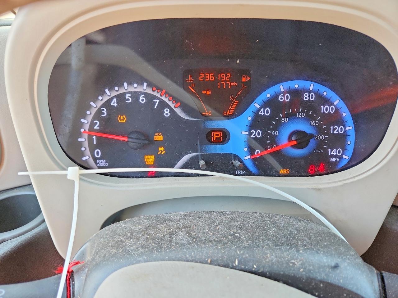 Nissan cube 1.8
