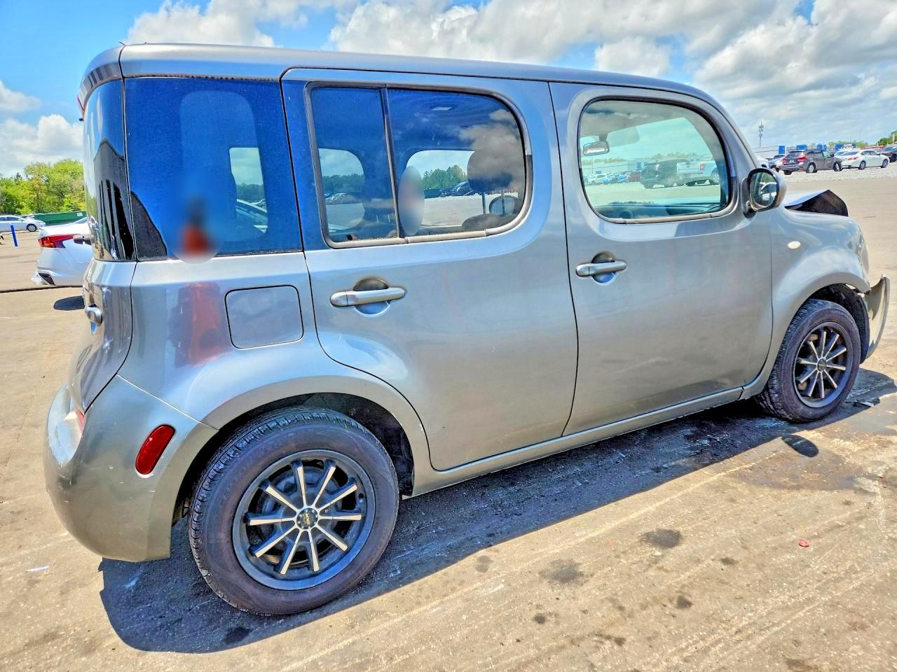 Nissan cube 1.8