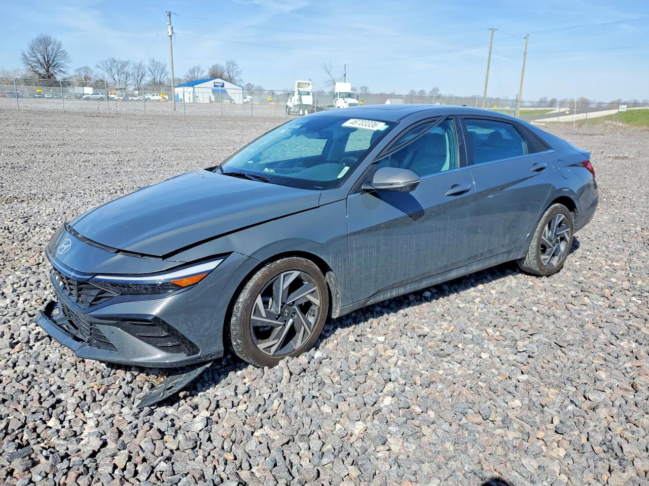 Salvage Hyundai ELANTRA Image