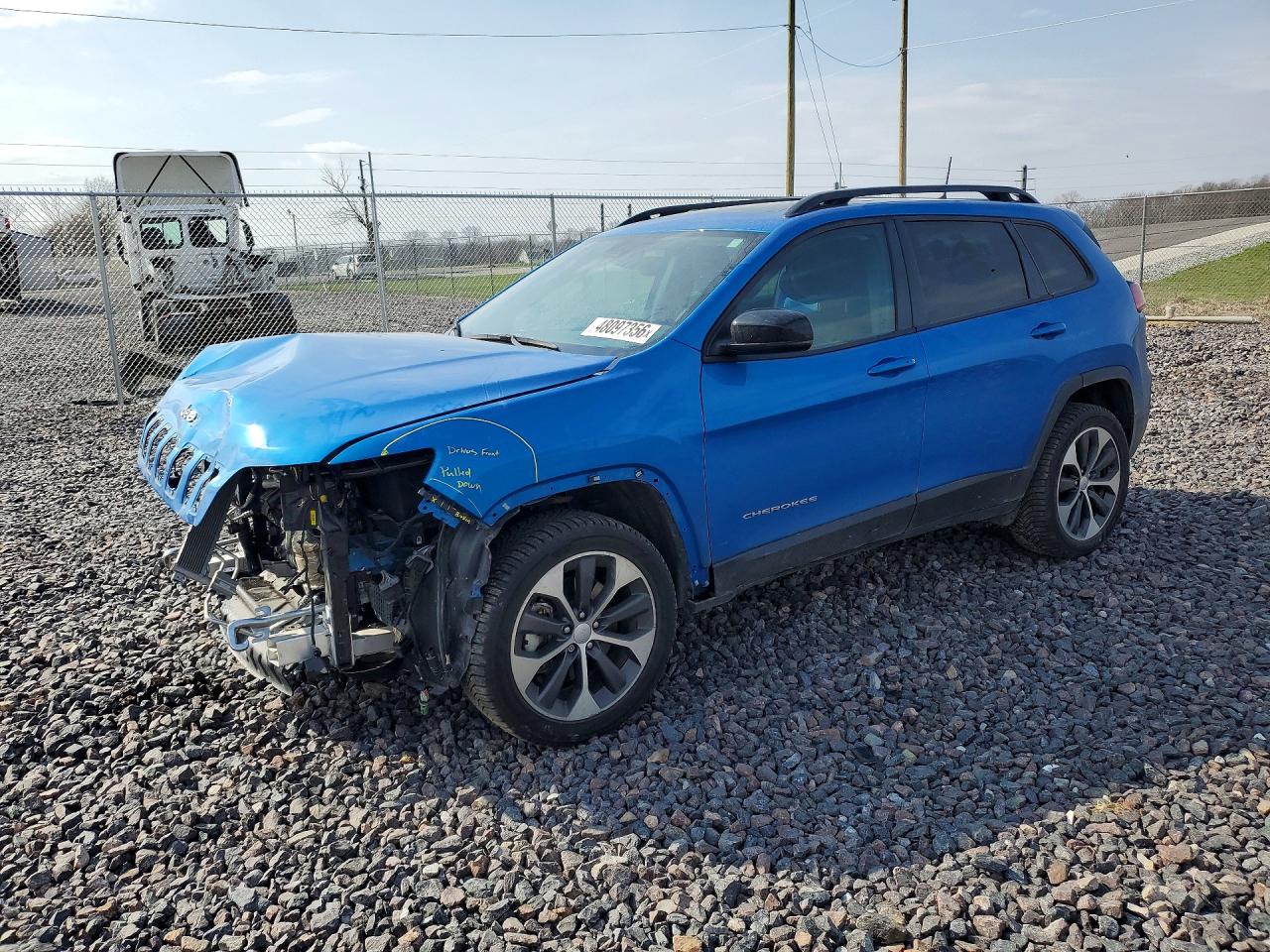 Salvage Jeep Grand Cherokee Image
