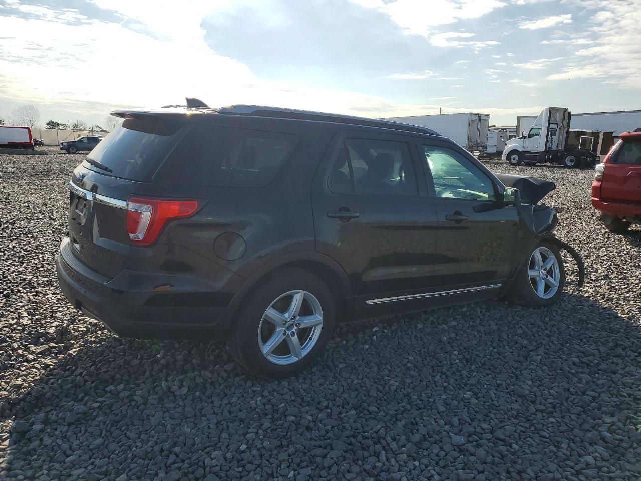 Ford Explorer Xlt