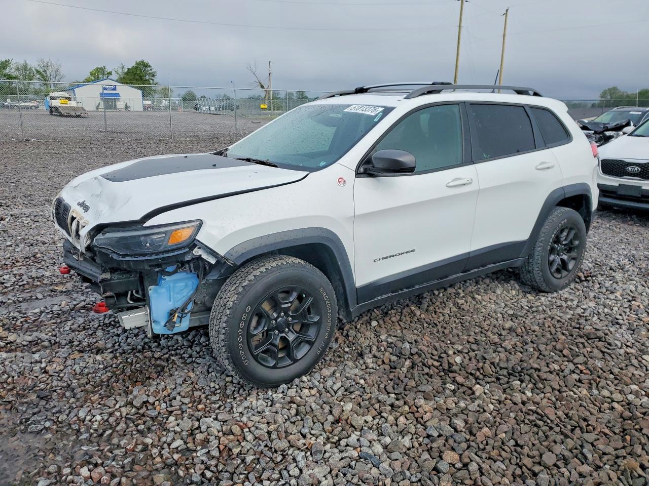 Salvage Jeep Cherokee Image