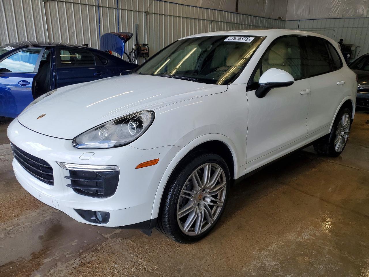 Salvage Porsche Cayenne Image
