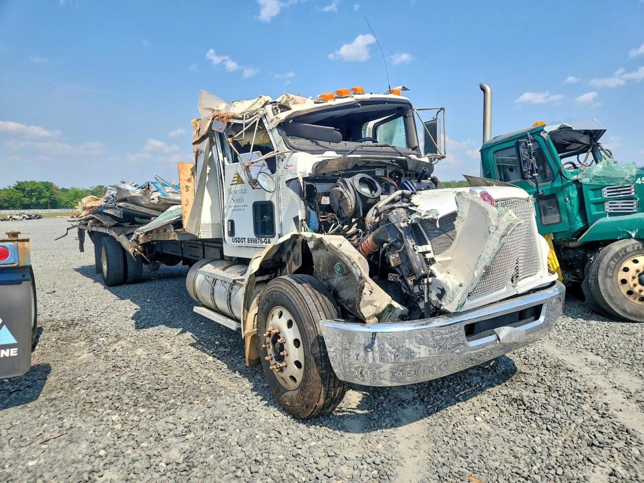 Salvage Kenworth Construction Image