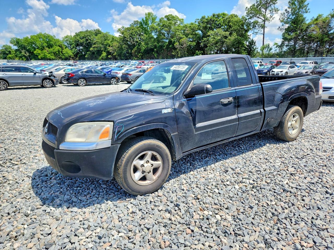 Salvage Mitsubishi Raider Image