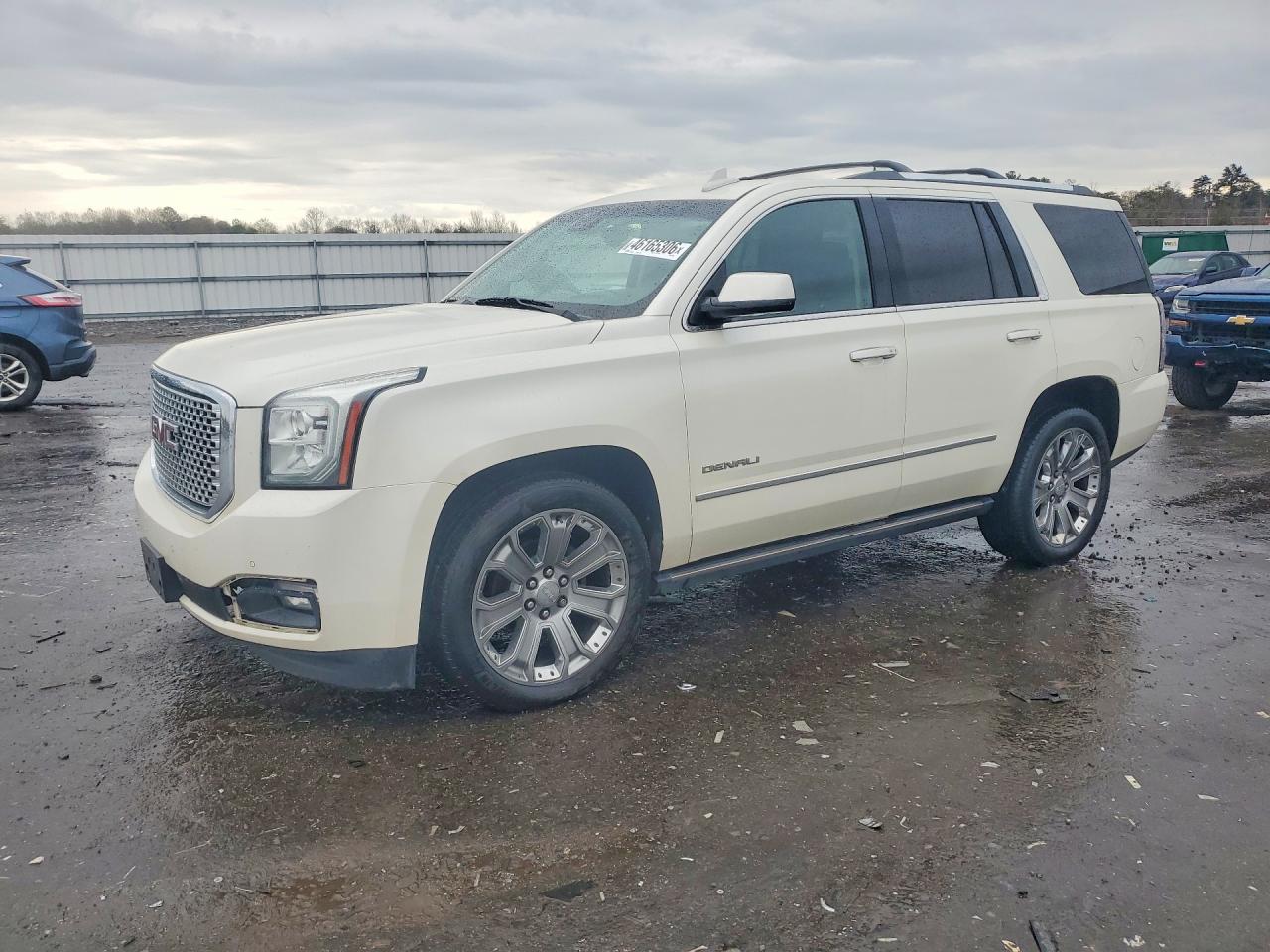 Salvage GMC Yukon Image