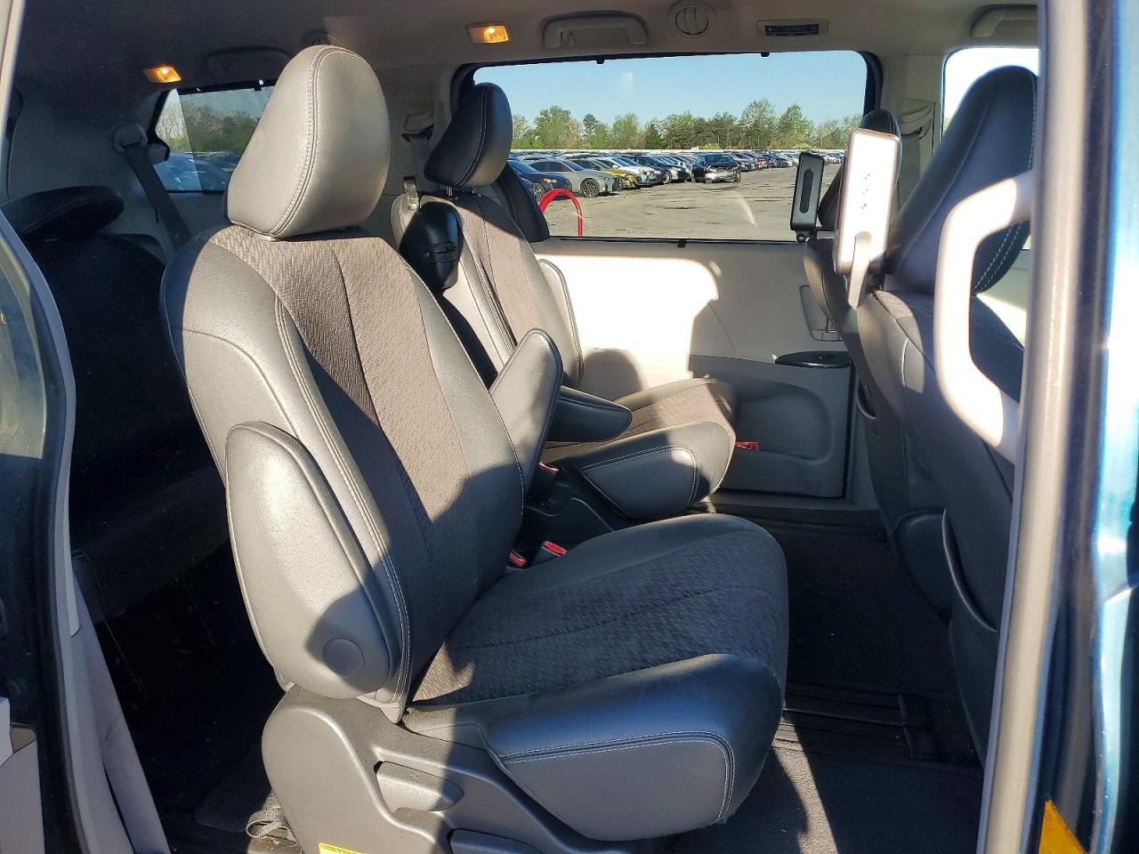 Toyota Sienna Se 8-passenger