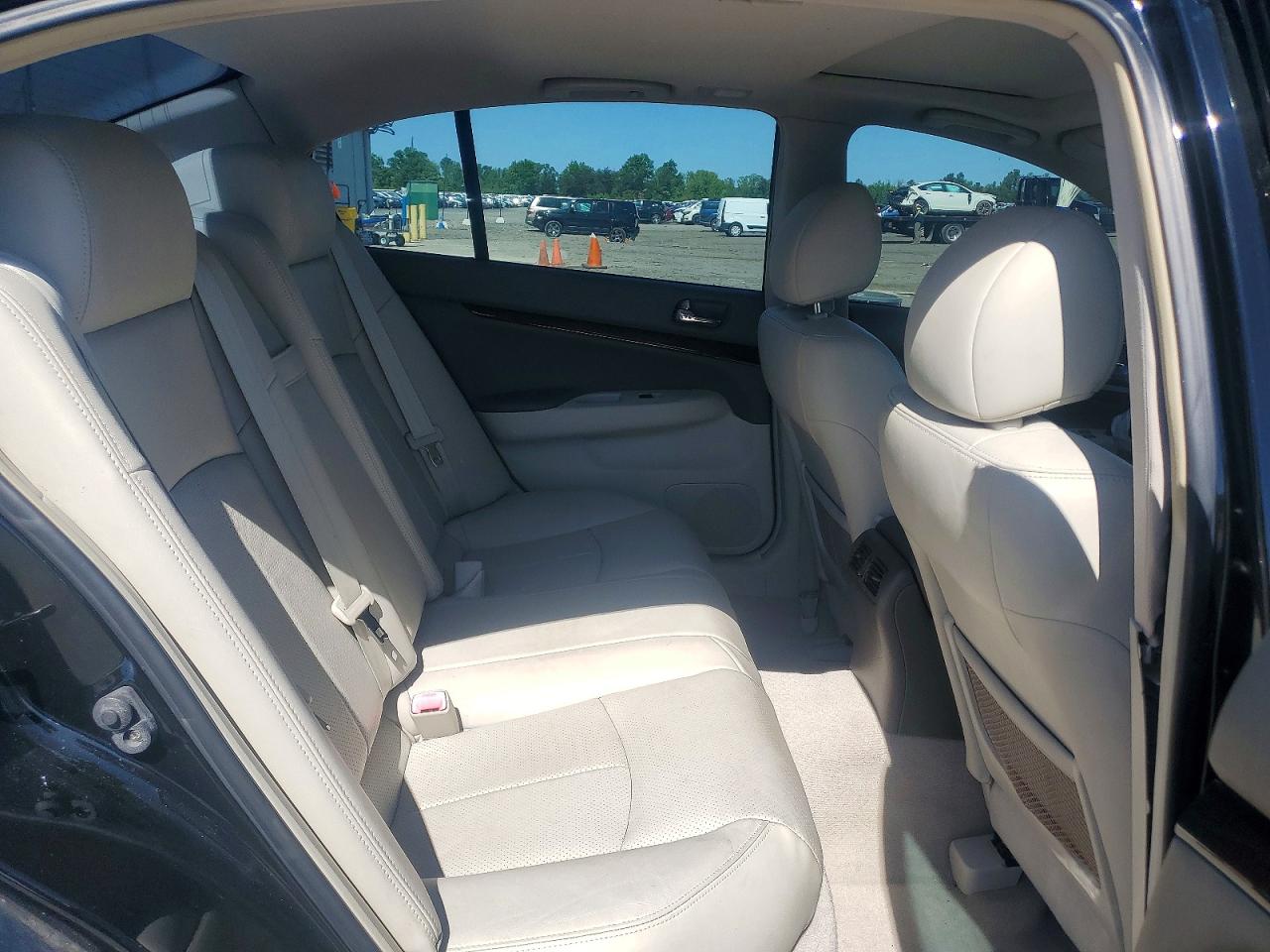 INFINITI G37 X